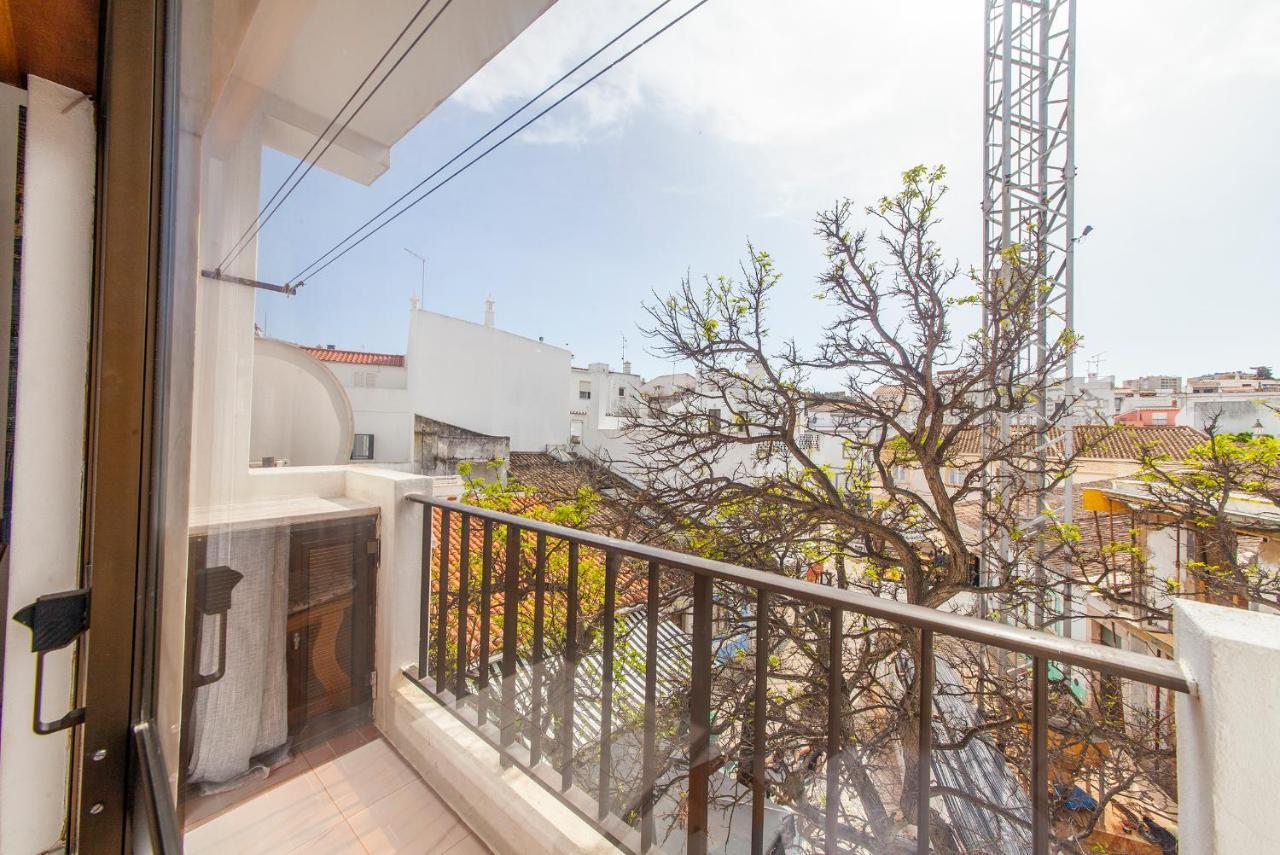 B78 - Fragoso Downtown Apartment Lagos Bagian luar foto
